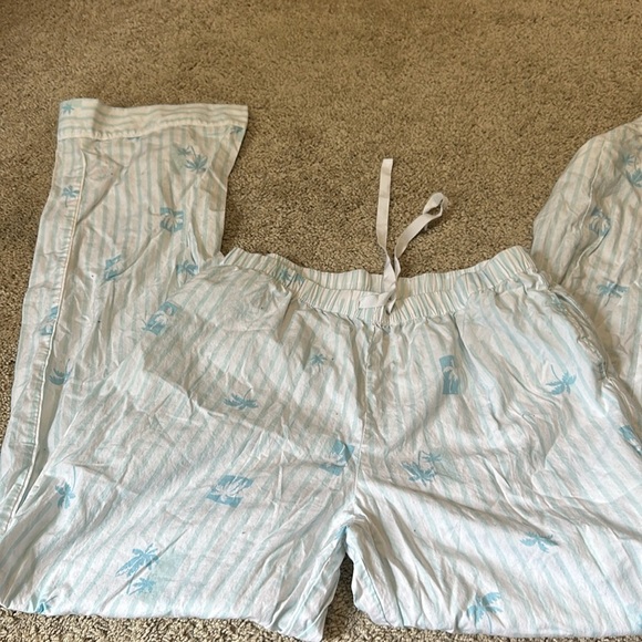 Victoria Secret Pajama Set Button Long Sleeve and Pants size small - Picture 5 of 6